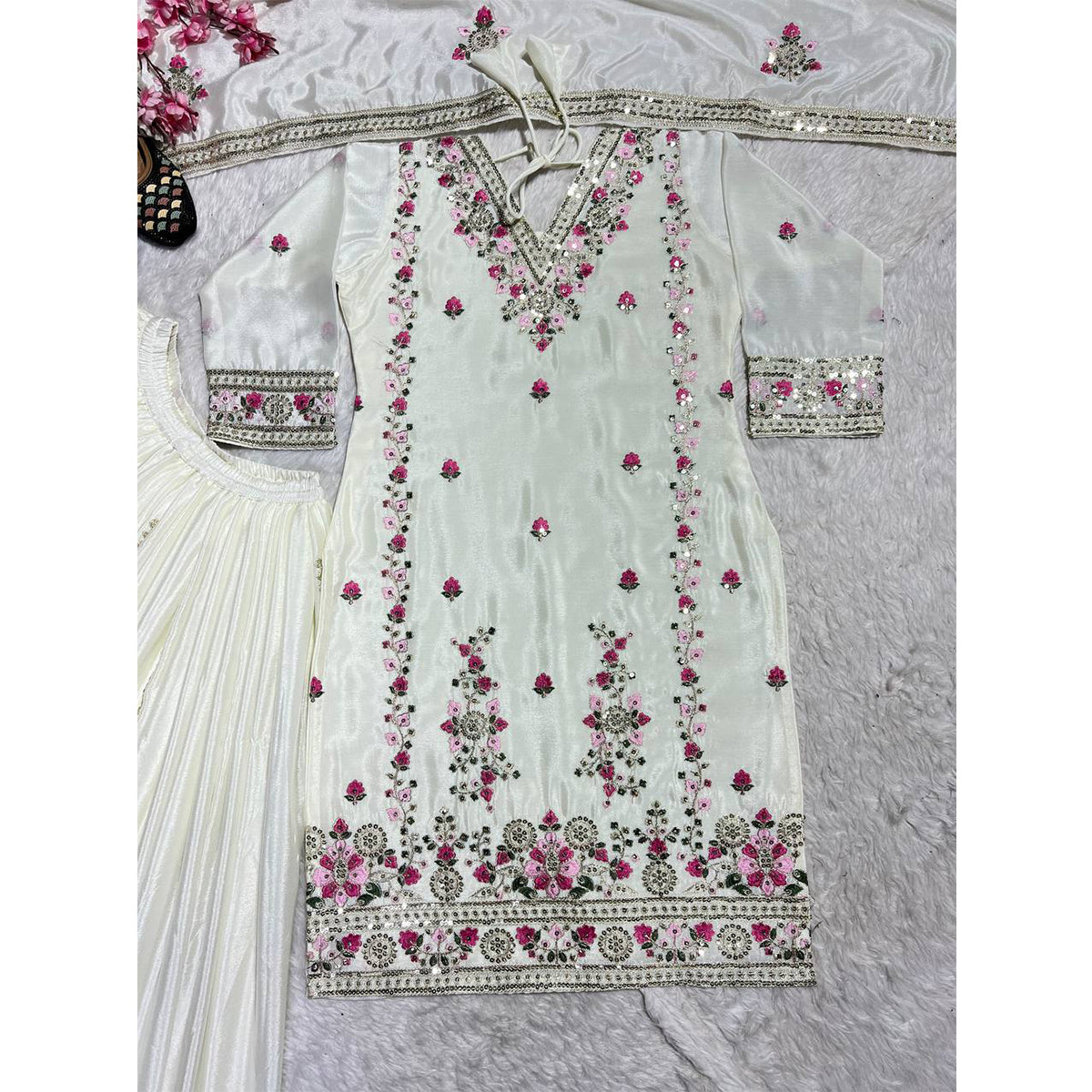 SHAFNUFAB WOMEN'S Chiffon Stiched Suit (SF251160-M SIZE White Medium )