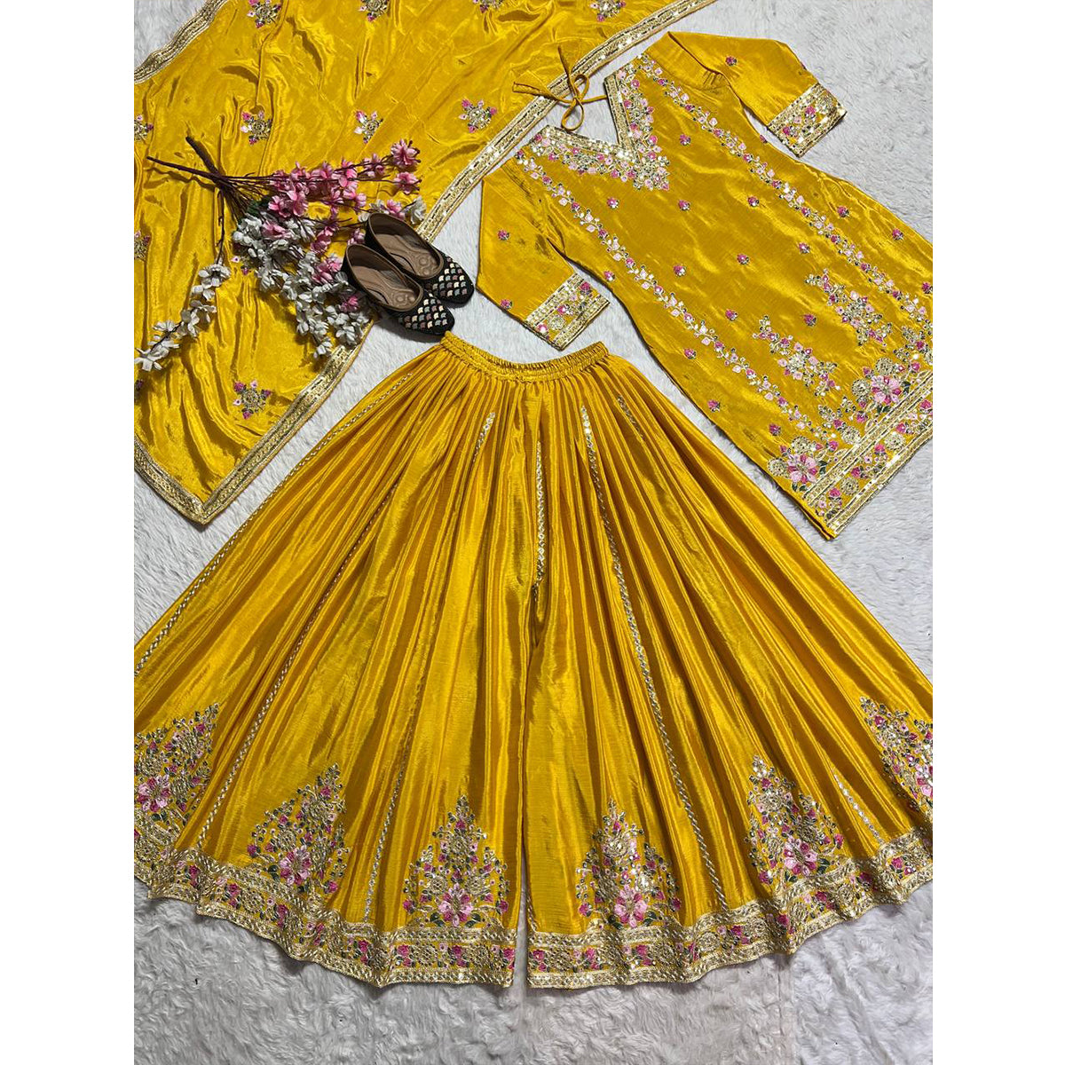 SHAFNUFAB WOMEN'S Chiffon Stiched Suit (SF251161-M SIZE Yellow Medium )