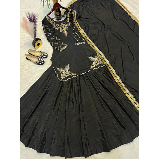 SHAFNUFAB WOMEN'S Georgette Stiched Suit (SF251184-M SIZE Black Medium )