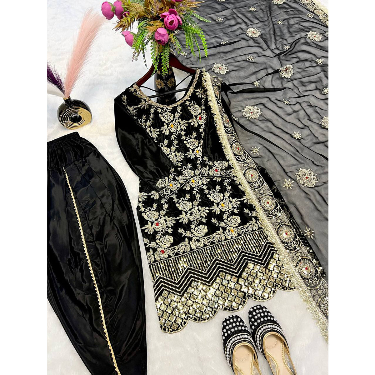 SHAFNUFAB WOMEN'S Georgette Stiched Suit (SF251190-M SIZE Black1 Medium )
