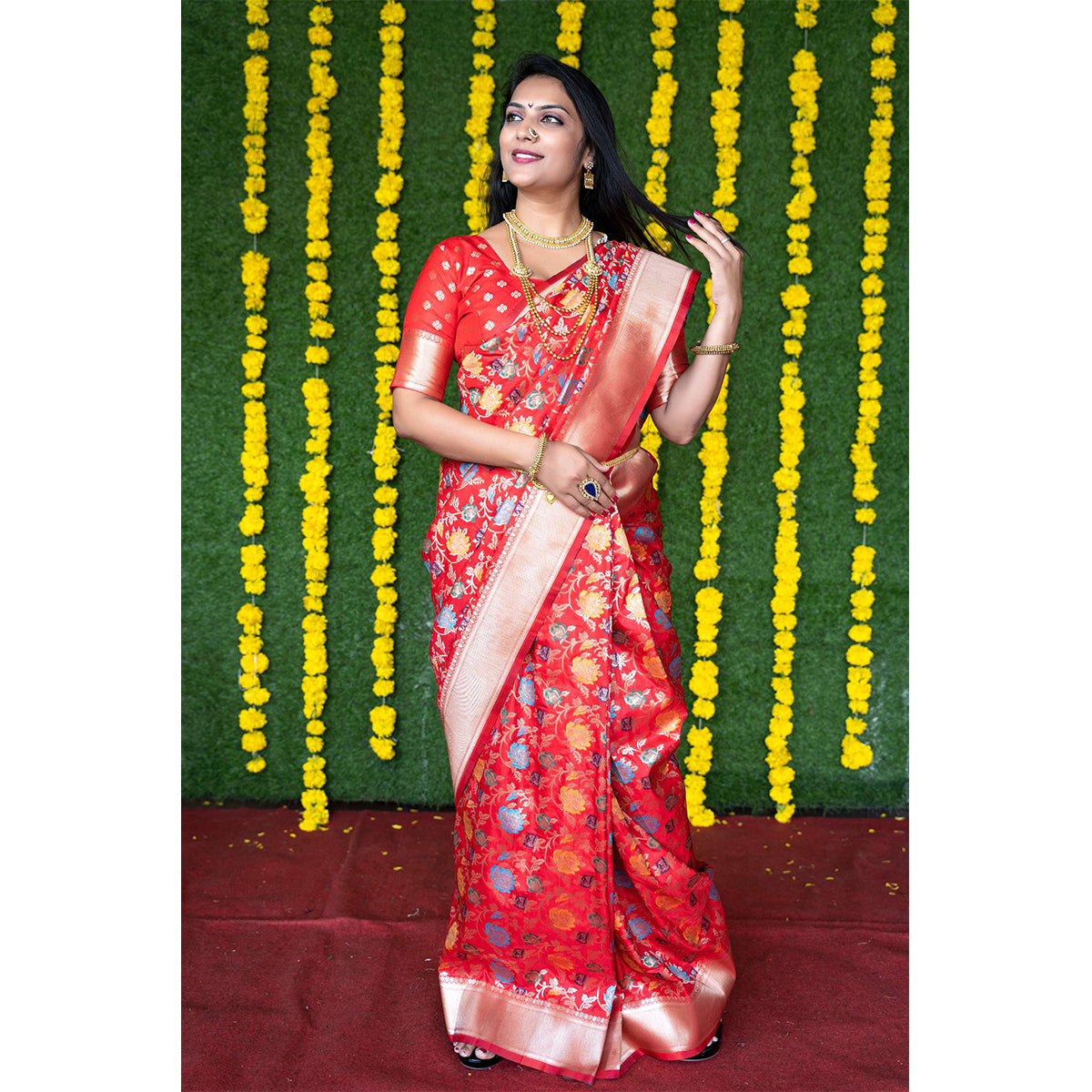 Shafnufab Women's Banarasi Silk Saree With Blouse In Red
