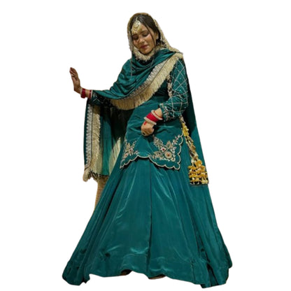 SHAFNUFAB WOMEN'S Georgette Stiched Suit (SF251186-M SIZE Green Medium )
