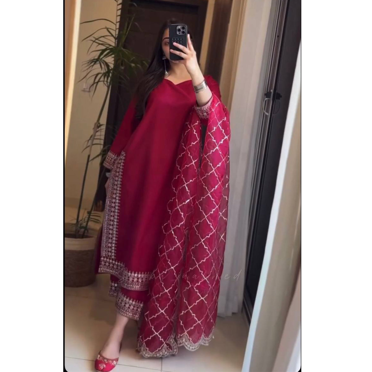 SHAFNUFAB WOMEN'S Art Silk Stiched Suit (SF251196-M SIZE Red Medium )