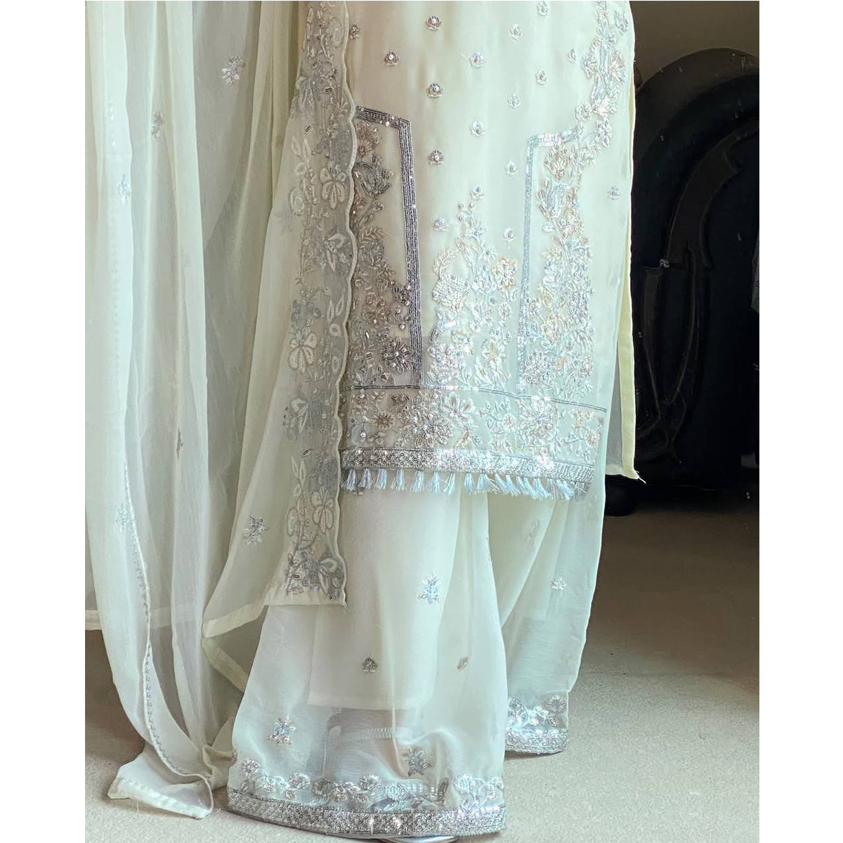 SHAFNUFAB WOMEN'S Art Silk Stiched Suit (SF251200-M SIZE White Medium )