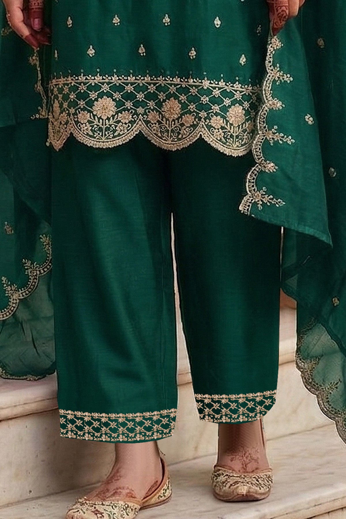SHAFNUFAB Women's Georgette Ethnic Wear for WomenSemi Stitched PAKISTANI SUIT SF311419