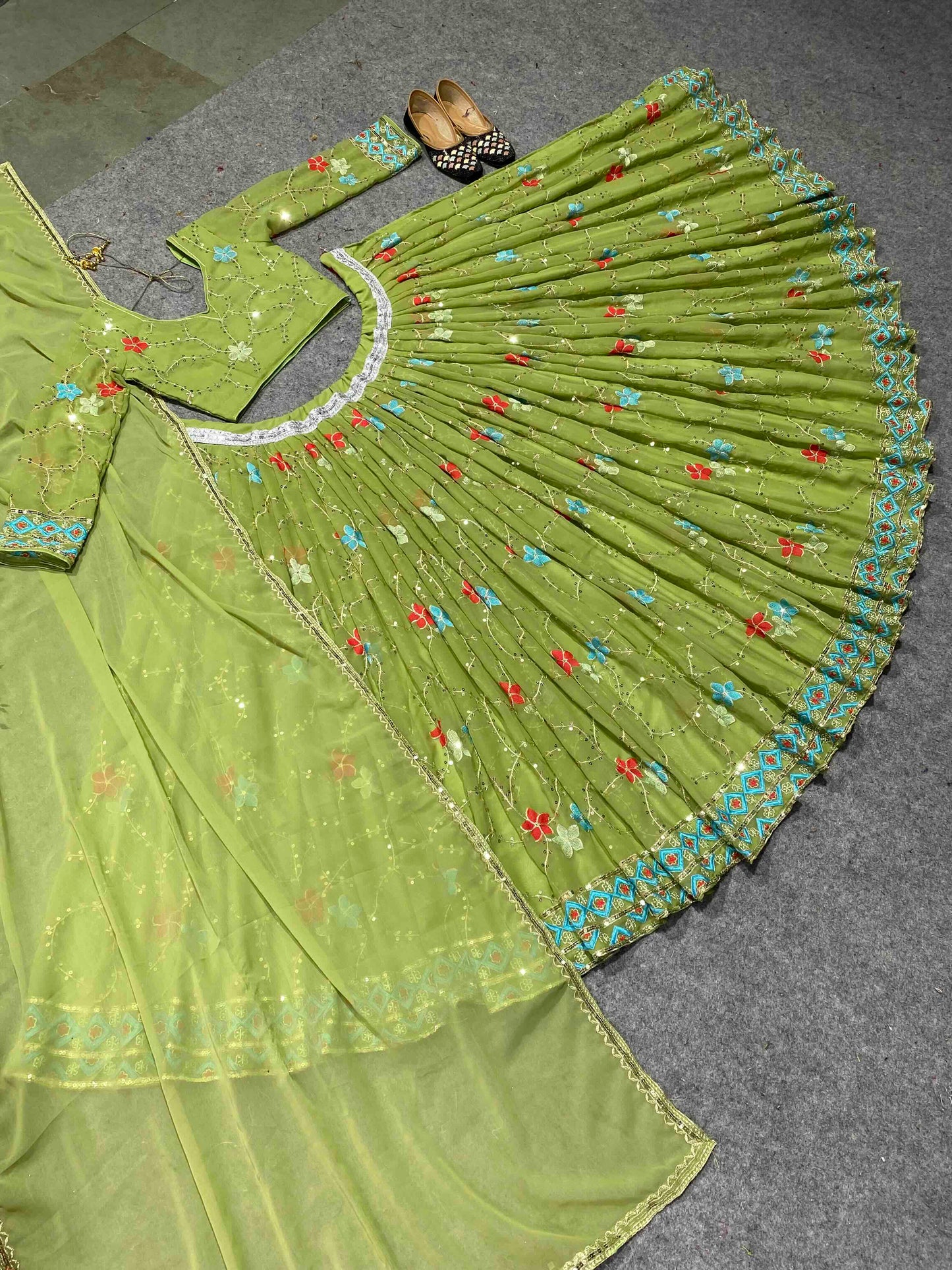 Shafnufab Women's Georgette Semi Stitched Lehenga Choli  In  Green  Colour SF218154