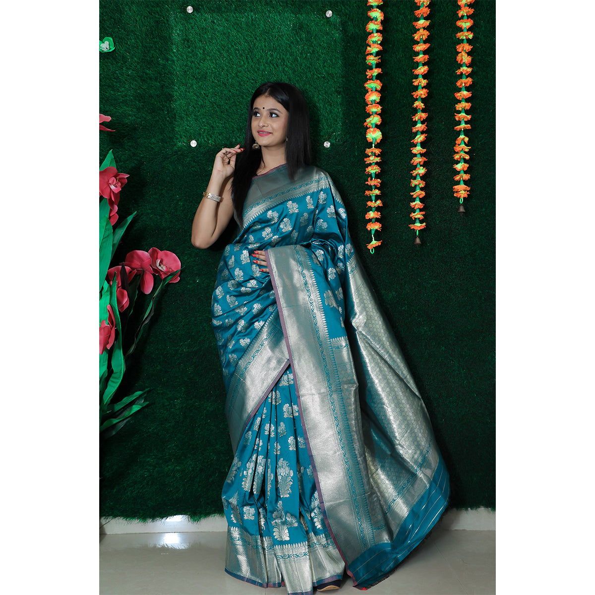 Shafnufab Women's Banarasi Silk Saree With Blouse  In  Light Blue