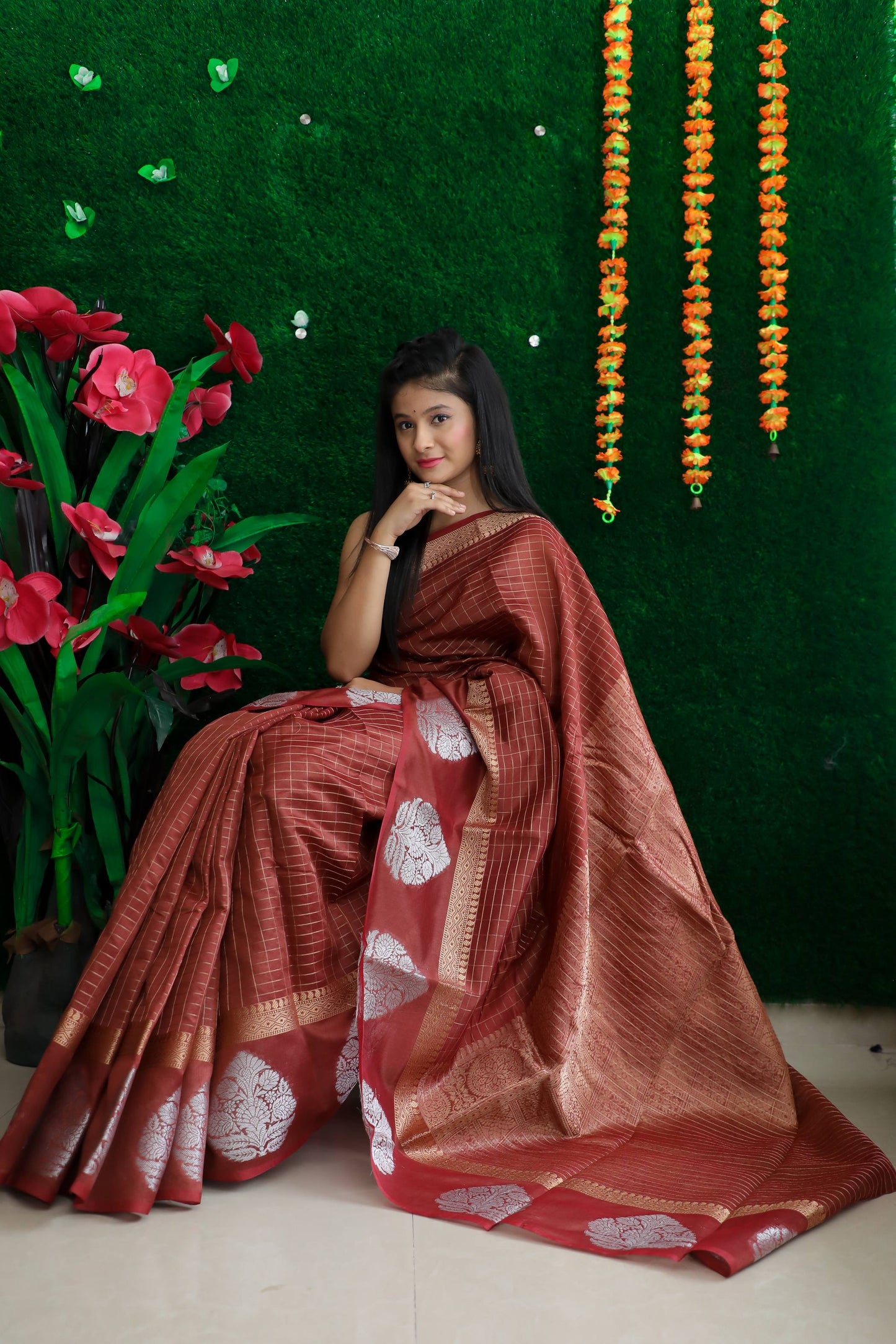 Shafnufab Women's Linene Silk Saree With Blouse  In  Maroon