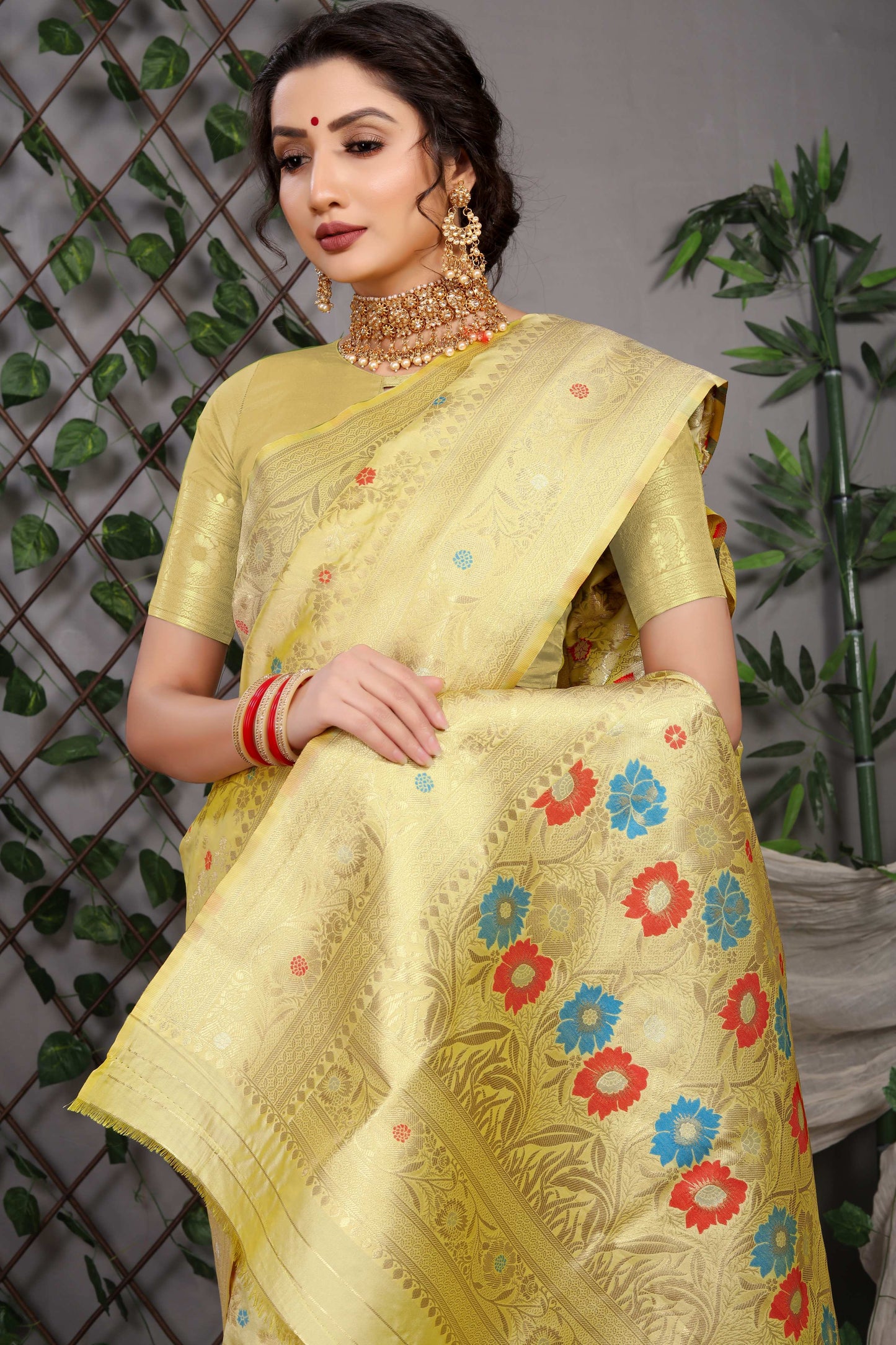 Shafnufab Women's Banarasi Silk Saree With Blouse  In  Yellow