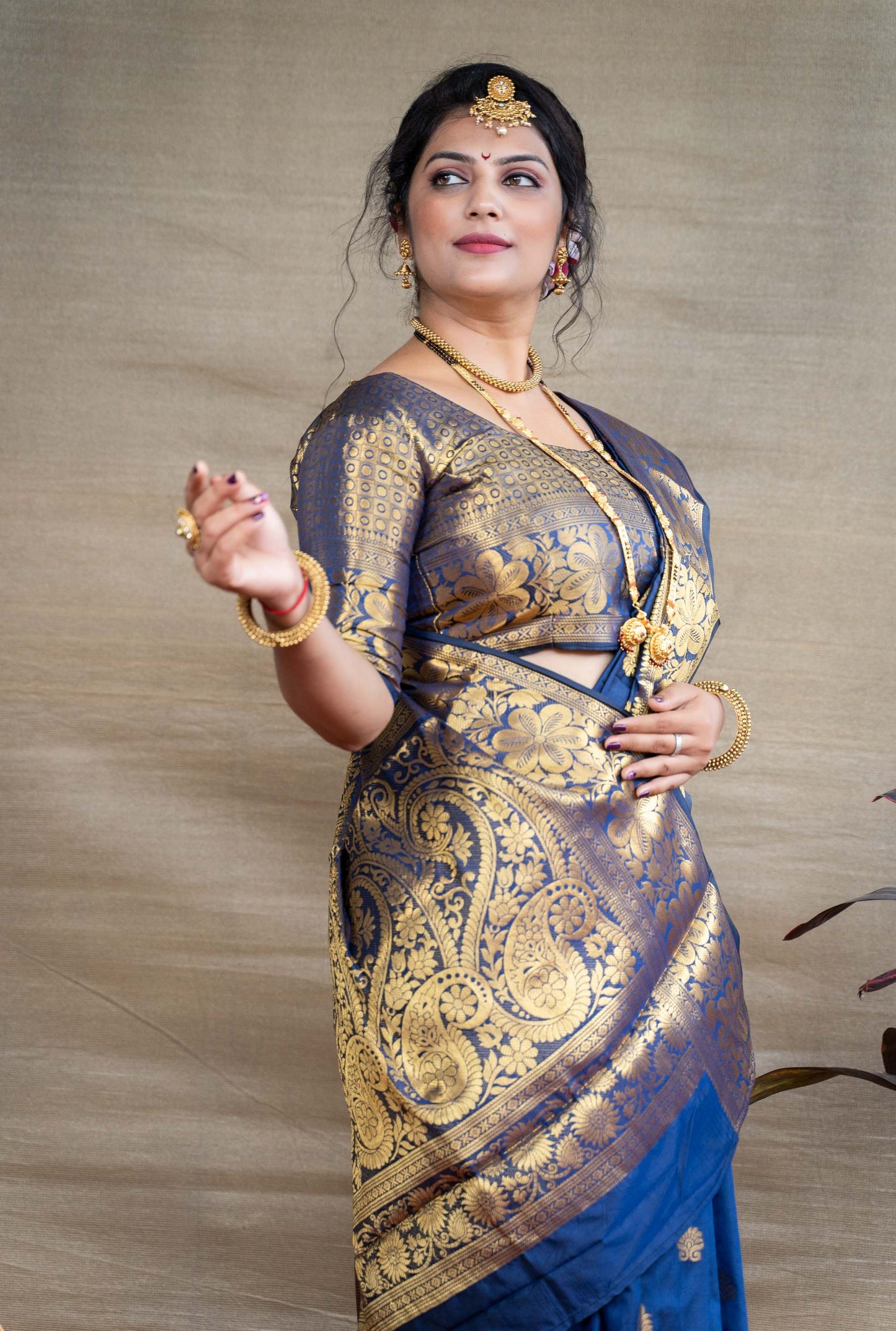 Shafnufab Women's Paithani Silk Saree With Blouse  In  Blue