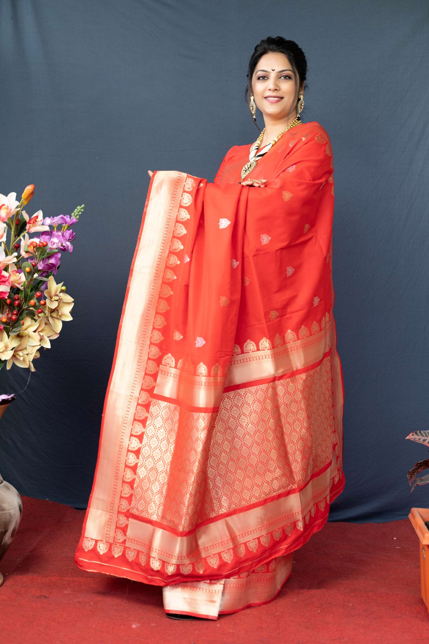 Shafnufab Women's Banarasi Silk Saree With Blouse  In  Red