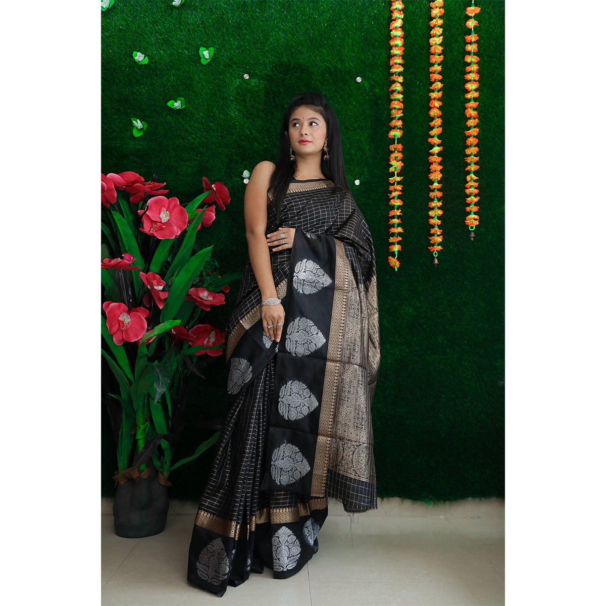 Shafnufab Women's Linene Silk Saree With Blouse  In  Black